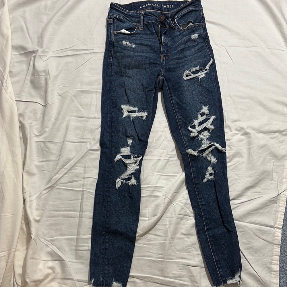 American Eagle Outfitters Women's Distressed Blue Jeans Size 2 Short